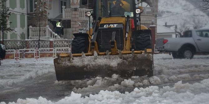 Efeler Belediyesi’nden Kar Mesaisi