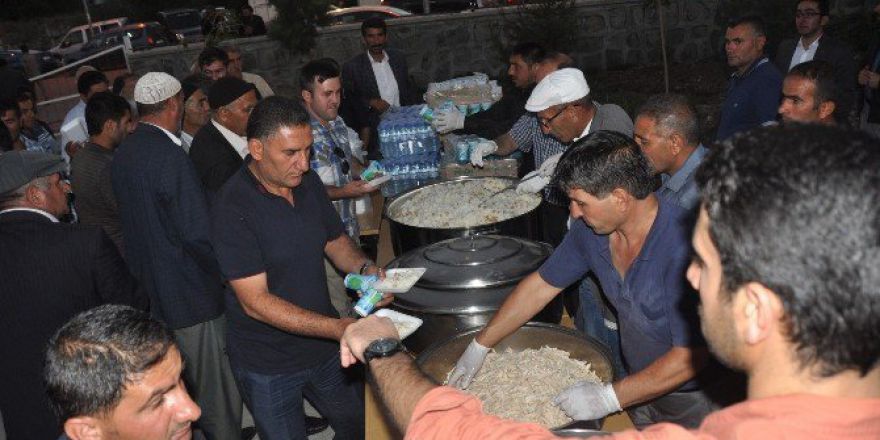 Eleşkirt’te Şehitler İçin Gıyabi Cenaze Namazı Kılındı