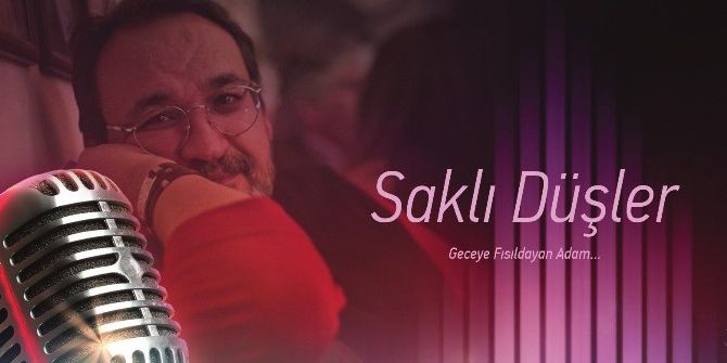 Radyo Programında Mutluluk Kartları Dağıtıyor