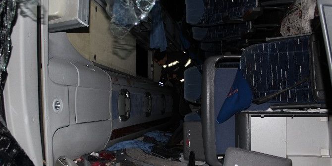 Yolcu Otobüsü Devrildi: 31 Yaralı