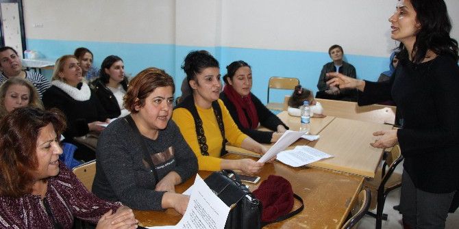 Annelere Müzik Dersi