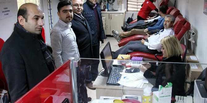 Genç Memurlardan Alarm Veren Kan Stoklarına Anlamlı Katkı