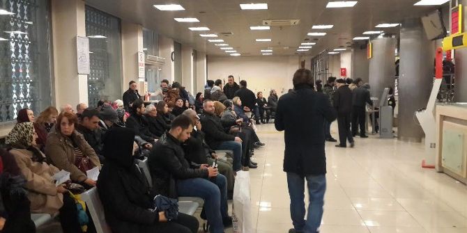 Yoğunluktan Adım Atmakta Zorlanılan Postahanenin İçinde Kafe Açılıyor