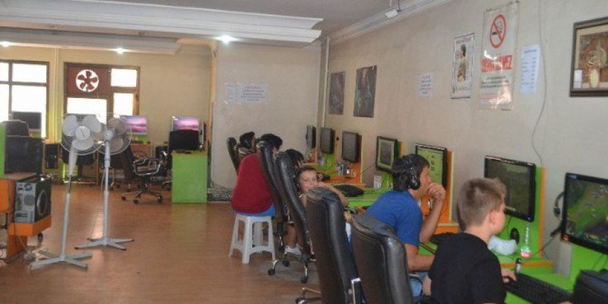 Akıllı Telefonlar İnternet Kafeleri Etkiledi