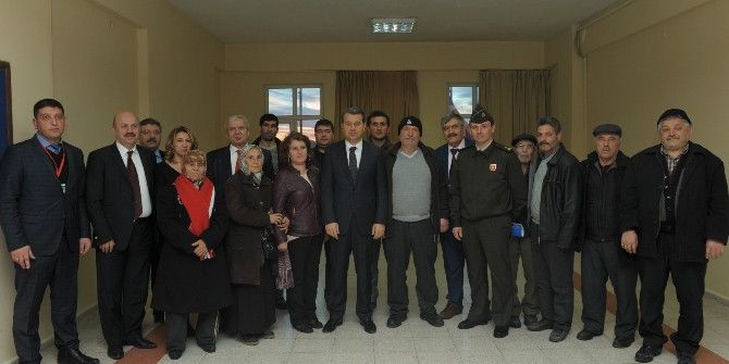 Vali Çelik, Mahalle Sakinleriyle Bir Araya Geldi