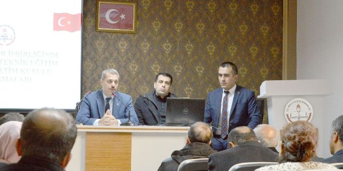 Besni’de Okul Sektör İşbirliği Toplantısı Yapıldı