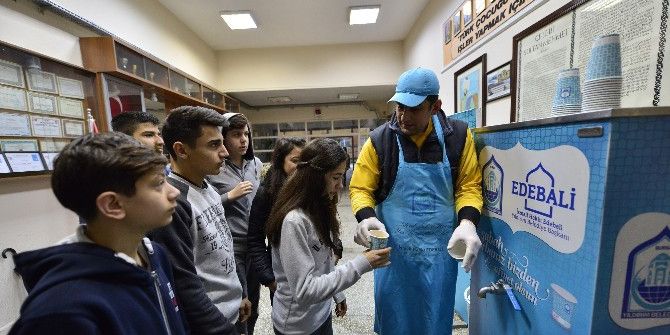 Belediyeden Öğrencilere Sıcak Çorba