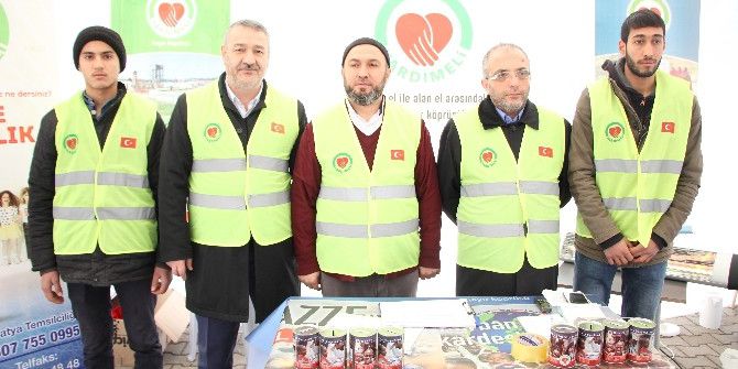 Halepliler İçin Yardım Çadırı Kurdular