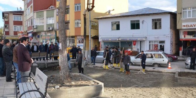 Durağan’da Meydan Parkı Yenileniyor