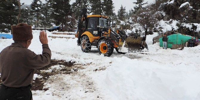 Büyükşehir Belediyesi Mahsur Kalan Çobanlar Kurtardı