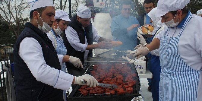 Huzurevi Sakinlerinden Karda Mangal Partisi