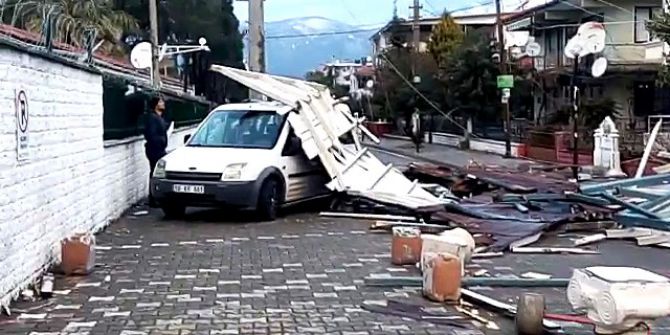Balıkesir’de Hortum Yıktı Geçti