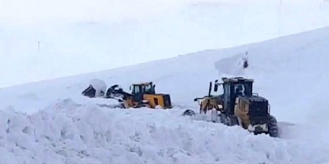 Kardan Kapanan Yolların Tamamı Açıldı