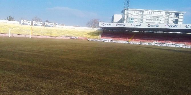 İnönü Stadının Zemininde İyileştirme Çalışmaları Yapıldı