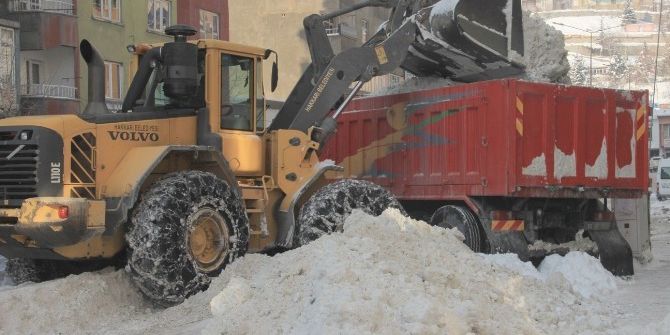 Hakkari’de Karla Mücadele Çalışması