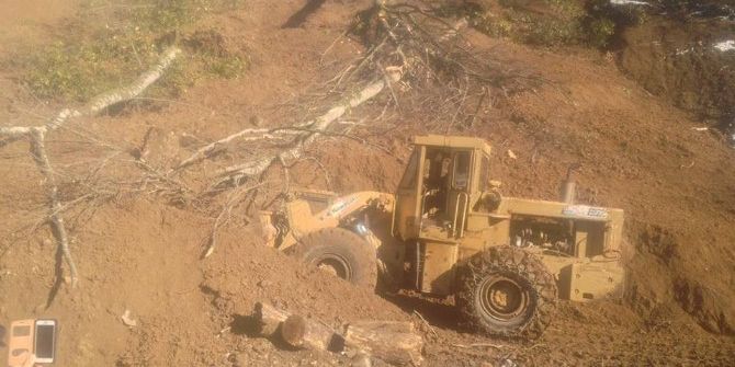 Gümelide Heyelan Sonrası Yollar Onarılıyor