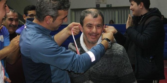 Malatyasporlu Cemil’e De Madalya Taktıklar