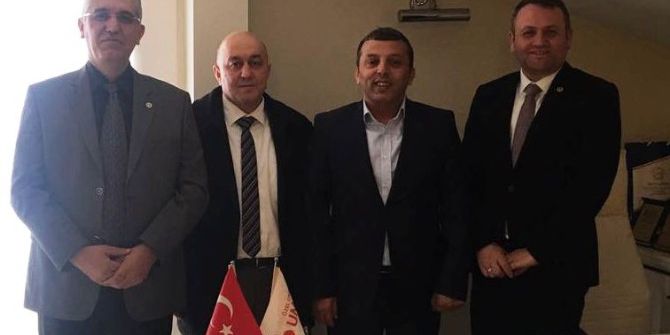 Hastaneden Türk Kamu-sen Üyelerine Jest