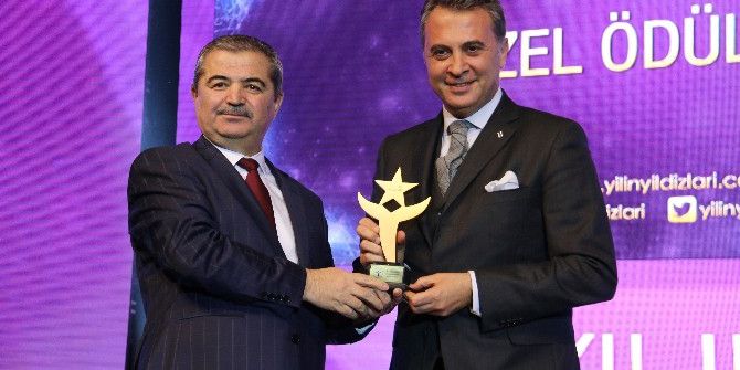2016’nın “En Beğenilenleri” Ödüllerini Aldı