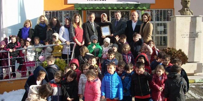 Miniklerden Mehmetçik Vakfı’na Anlamlı Destek