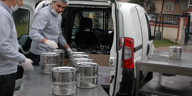 ‘Küçükçekmece İyilik Merkezi’ Sosyal Yardım Ve Hizmette Rekora Koşuyor