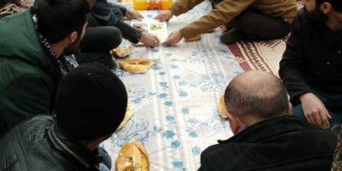 Şemdinli’de Kış Ortası Piknik Keyfi