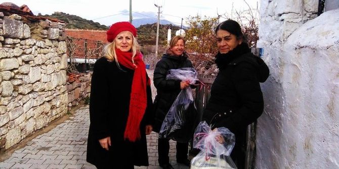 Chp’li Kadınlardan İhtiyaç Sahibi Ailelere Battaniye