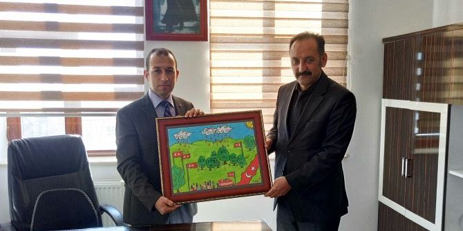 Adilcevazlı Öğrencilerden Polise Tam Destek