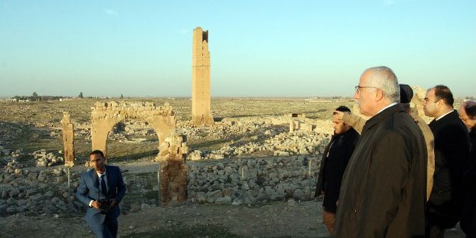 Vali Tuna Restorasyonu Yapılacak Bin Yıllık Camide İncelemede Bulundu