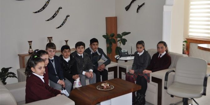 Arpaçay 3 Kasım Ybo Öğrencileri Başarılarını Kaymakamla Paylaştı