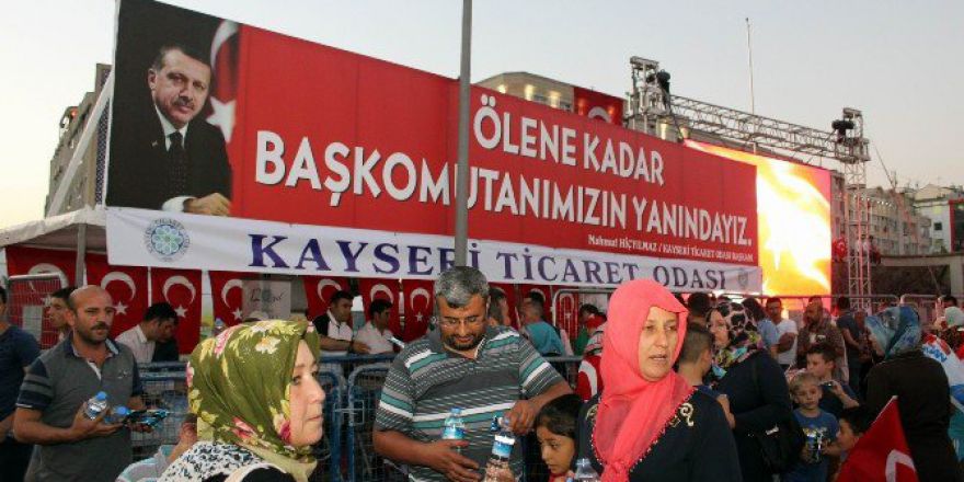 Kto Yönetimi Demokrasi Nöbetini Sürdürüyor