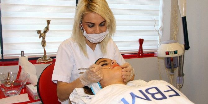 "Yüz Gençleştirme İle 20 Yaş Genç Görünmek Mümkün"