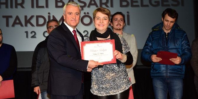 Açıköğretim Sisteminin Eskişehirli Öğrencilerine Başarı Belgeleri