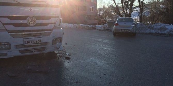 Kaynarca’da Trafik Kazası: 1 Yaralı
