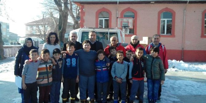 Öğrencilerden Halep’e Yardım