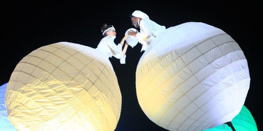 “Strange Fruit” Gösteri Grubu Şaşırtıcı Şovlarıyla Expo 2016’da