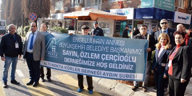 Başkan Çeçrioğlu Engellilerin Yüzünü Güldürüyor