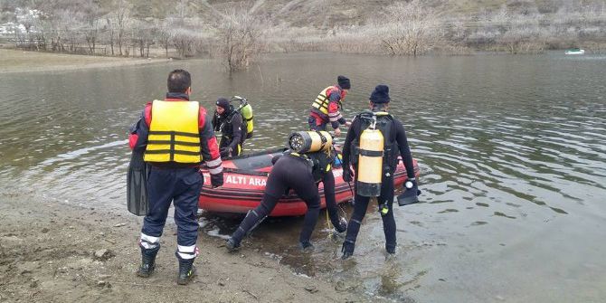 Gölde Kaybolan İki Kişiyi Arama Çalışmaları Sürüyor