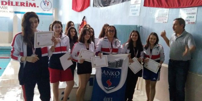 Sanko Okulları Genç Yüzücülerinin Başarısı