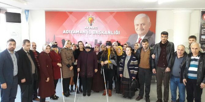 Ak Partili Kadınlar Kendilerini Görme Engellilerin Yerine Koydu