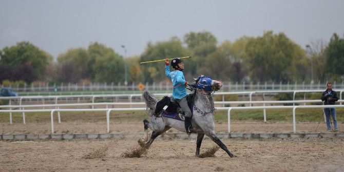 Cirit Uşak’ta Şaha Kalkıyor