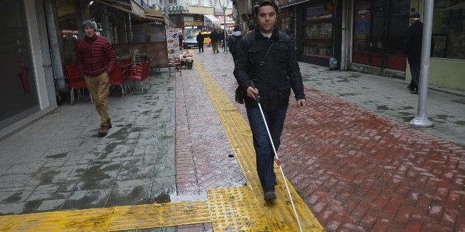 Fatsa’da Görme Engelliler İçin Kabartmalı Yollar Yapılıyor