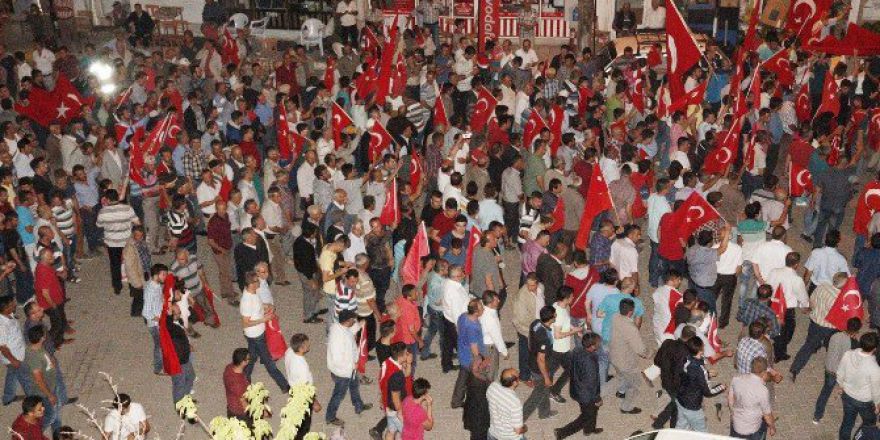 Hisarcık’ta ’Demokrasiye Ve Milli İradeye Saygı’ Yürüyüşü