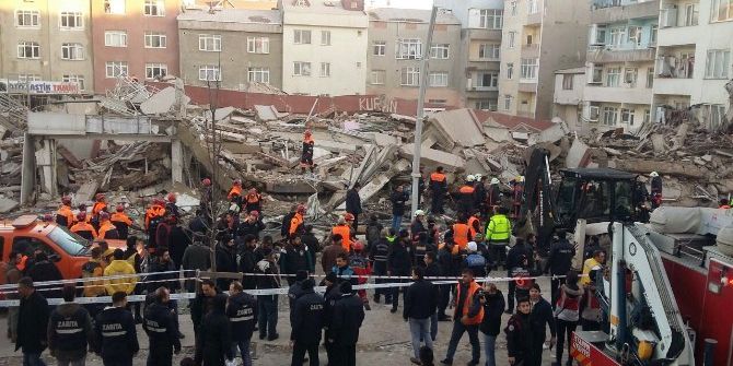 Zeytinburnu’nda 6 Katılı Bina Çöktü: 3 Yaralı