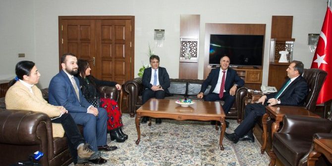 Van Kültür Ve Dayanışma Vakfı’ndan Vali Taşyapan’a Ziyaret