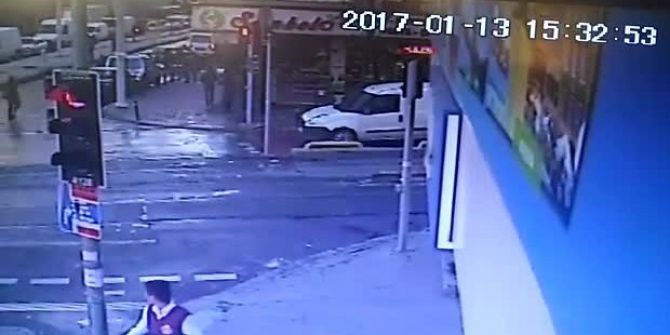 Zeytinburnu’ndaki Binanın Çökme Anı Güvenlik Kamerasına Yansıdı