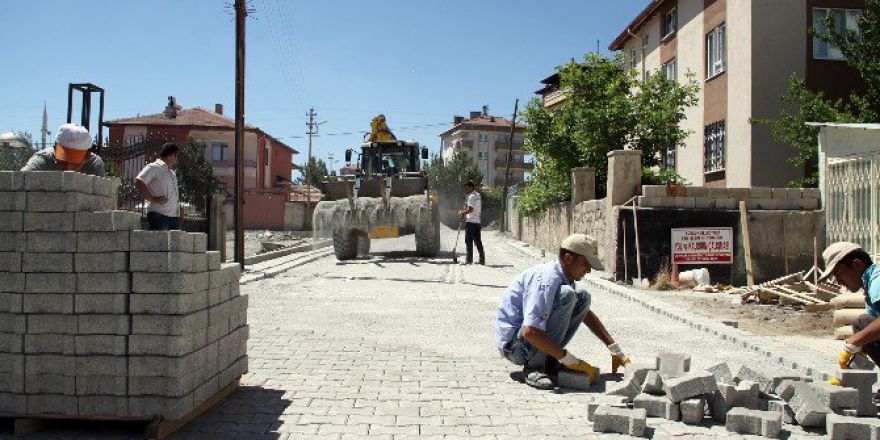 Sorgun Belediyesi 25 Bin Metrekare Kilitparke Taş Döşedi