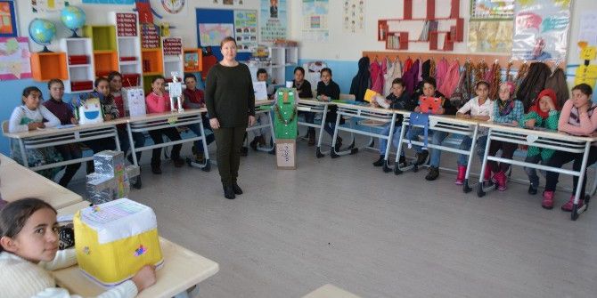Köy Okulu Öğrencileri Hayallerindeki Robotları Tasarladı