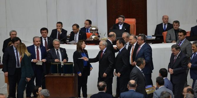 Anayasa Değişikliği Teklifinin 10. Maddesi 343 Oyla Kabul Edildi