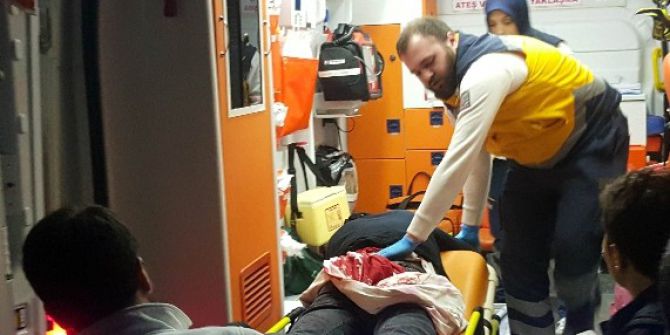 Birbirlerini Bıçakladılar: 2 Yaralı